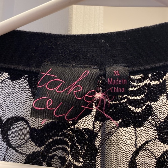 Take out cardigan, sweater size XL the back lace, front is a cardigan buttons up - Picture 5 of 7